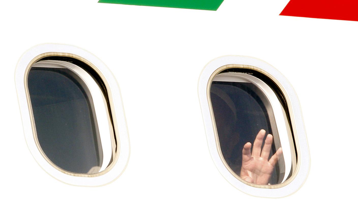Papa Francesco ritratto al momento della partenza per la Giornata mondiale della gioventù in Brasile