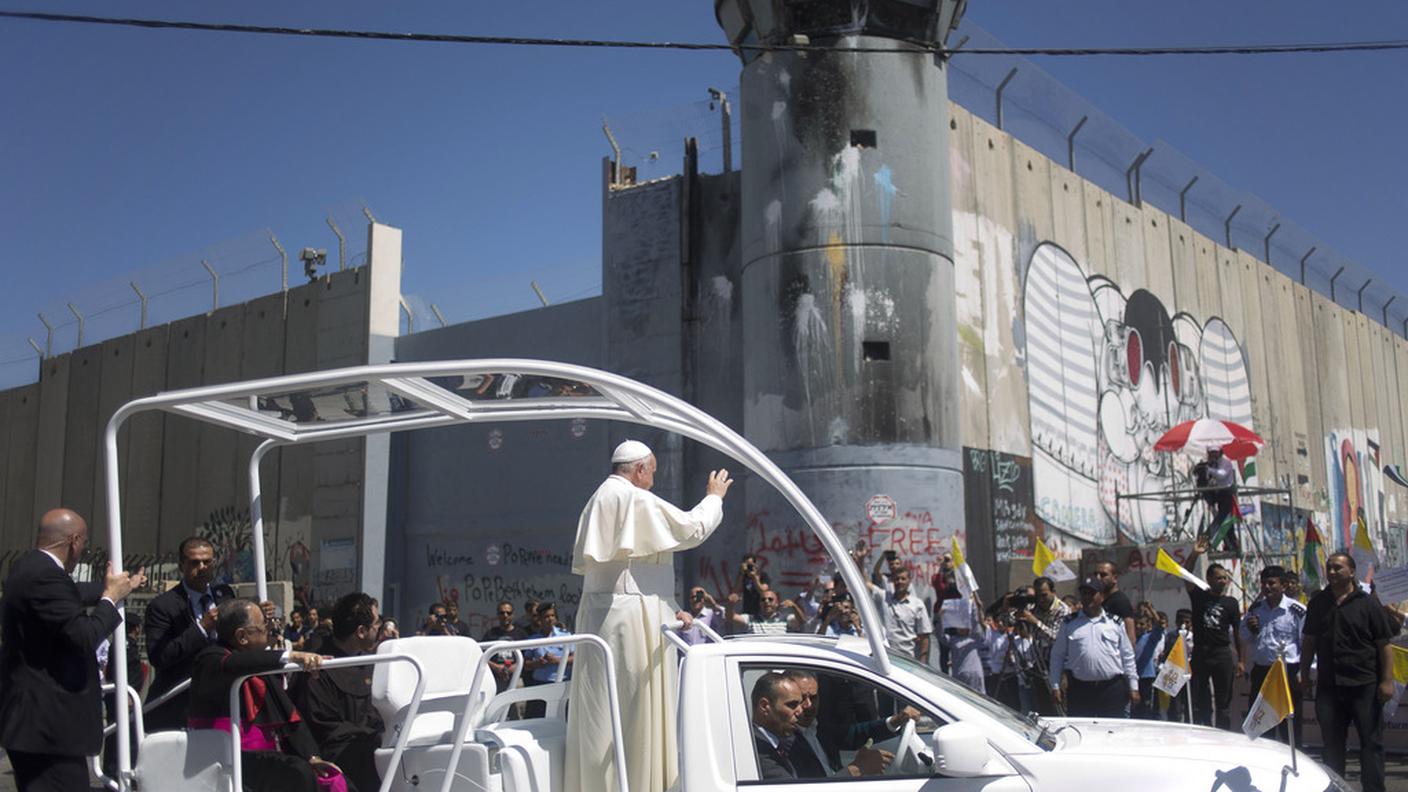 Il Papa al passaggio tra i due paesi