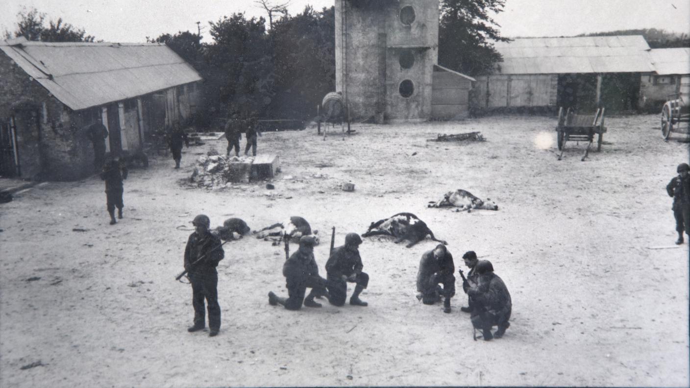 Le truppe statunitensi sbarcate a Utah Beach preparano un piano di battaglia (reuters)