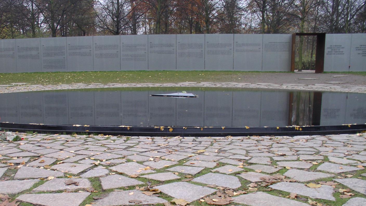 Il Monumento Nazionale ai Sinti e ai Rom assassinati sotto il regime nazista