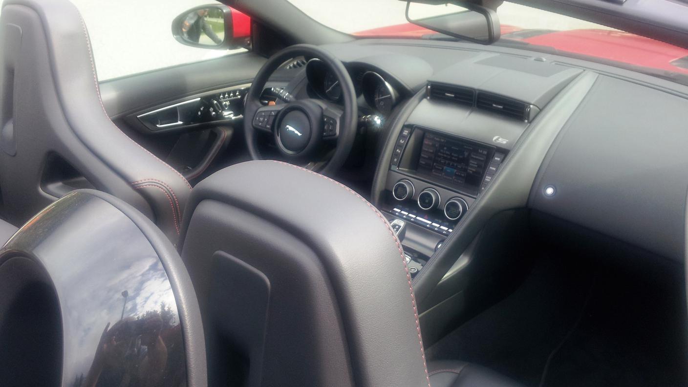 Jaguar F-Type V8 S