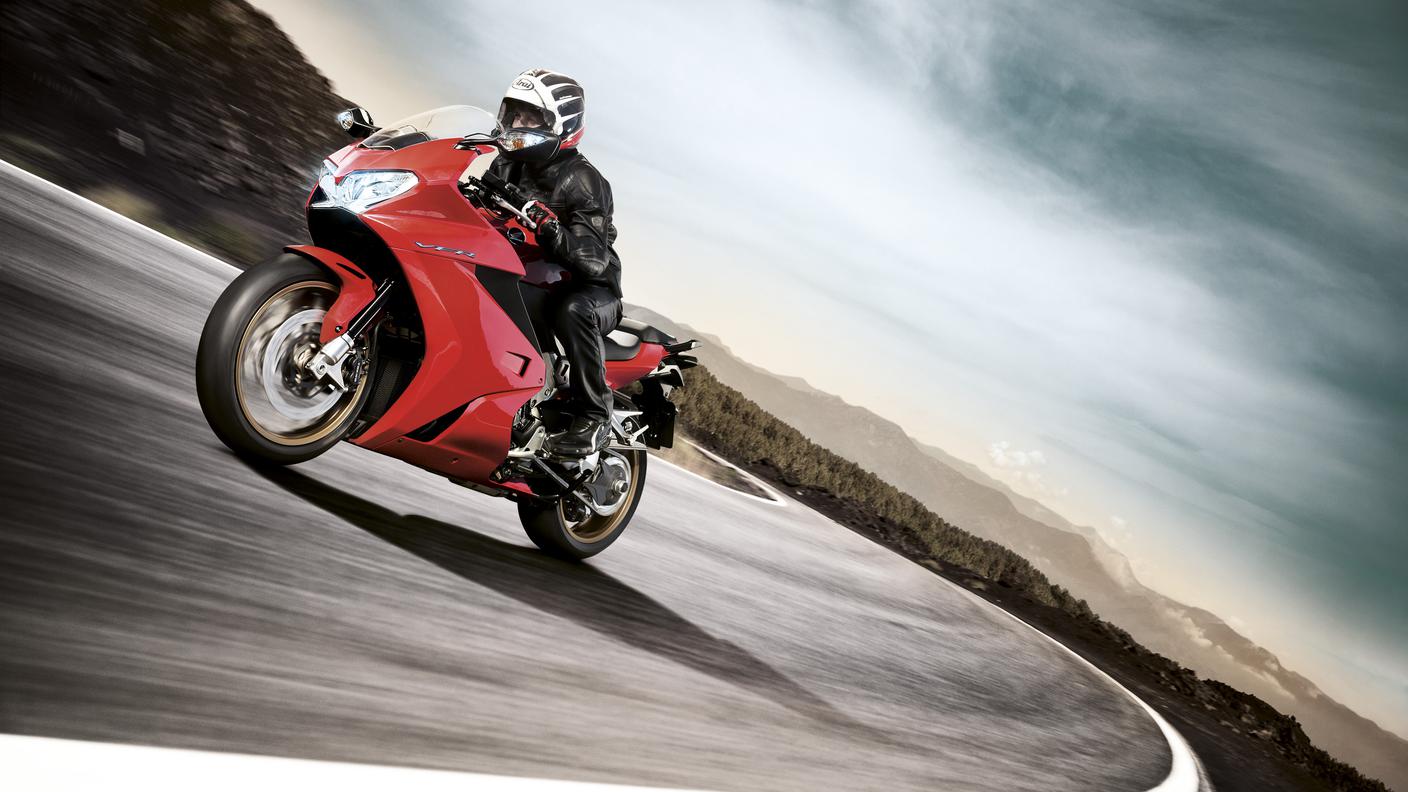 VFR800F