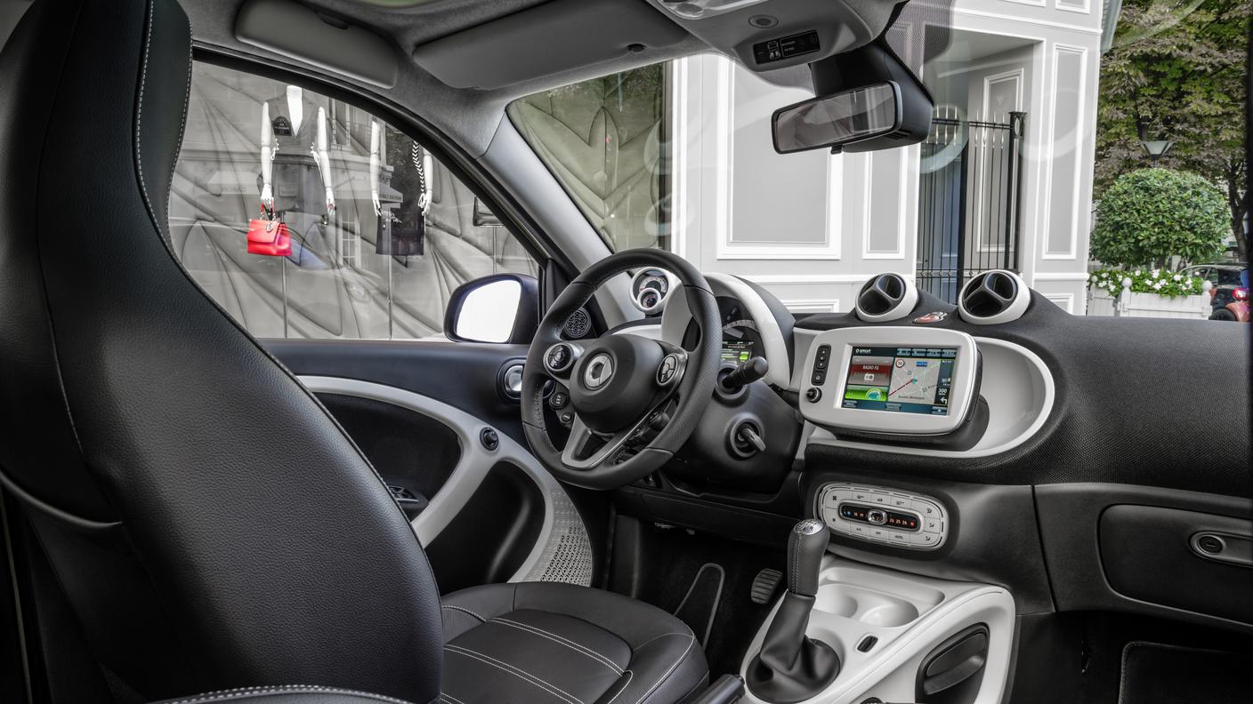 L'abitacolo originale e luminoso della Smart Forfour