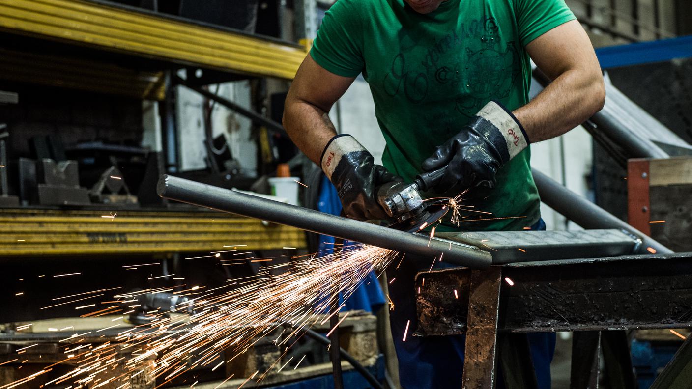 L'industria di trasformazione fatica