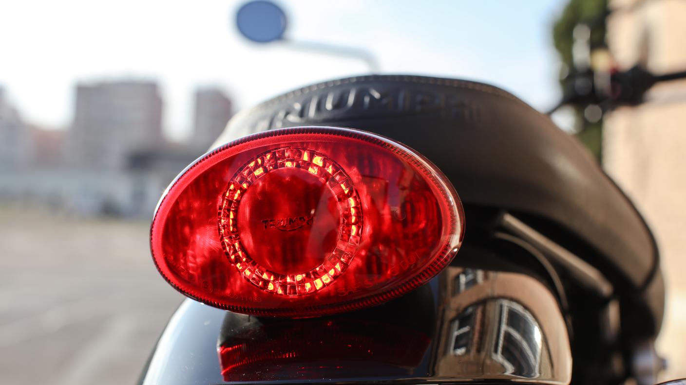 L'inconfondibile luce posteriore a led