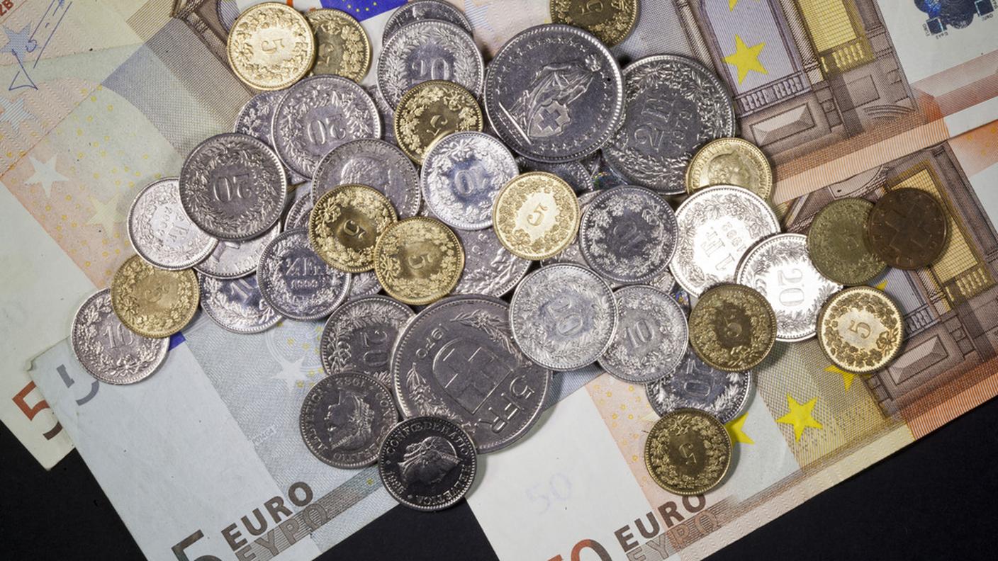 Il cambio, secondo gli specialisti, potrebbe raggiungere 1,12 franchi per euro