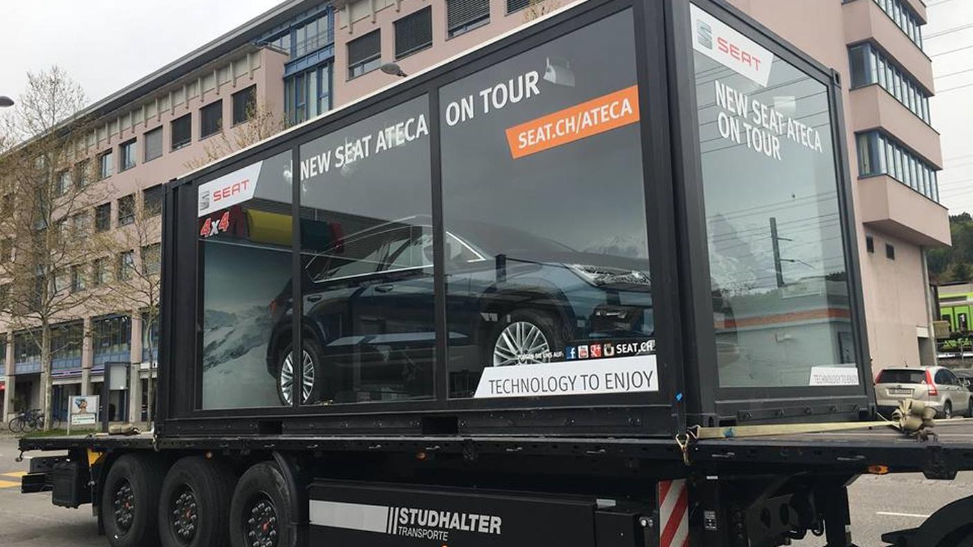 Il TIR con a bordo il Seat Ateca sarà in Ticino oggi, venerdì 29 aprile
