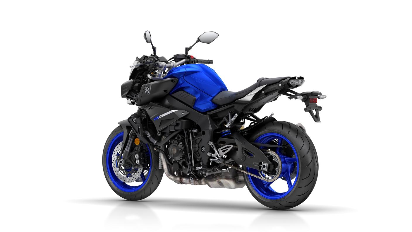 In versione blu elettrico