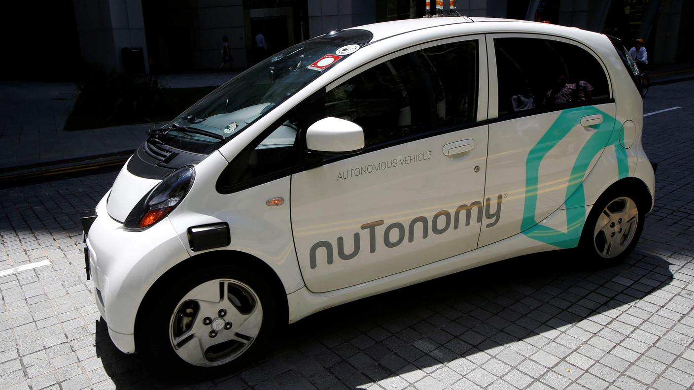 Una delle Mitsubishi i-MIEV offerte da nuTonomy come taxi a guida autonoma