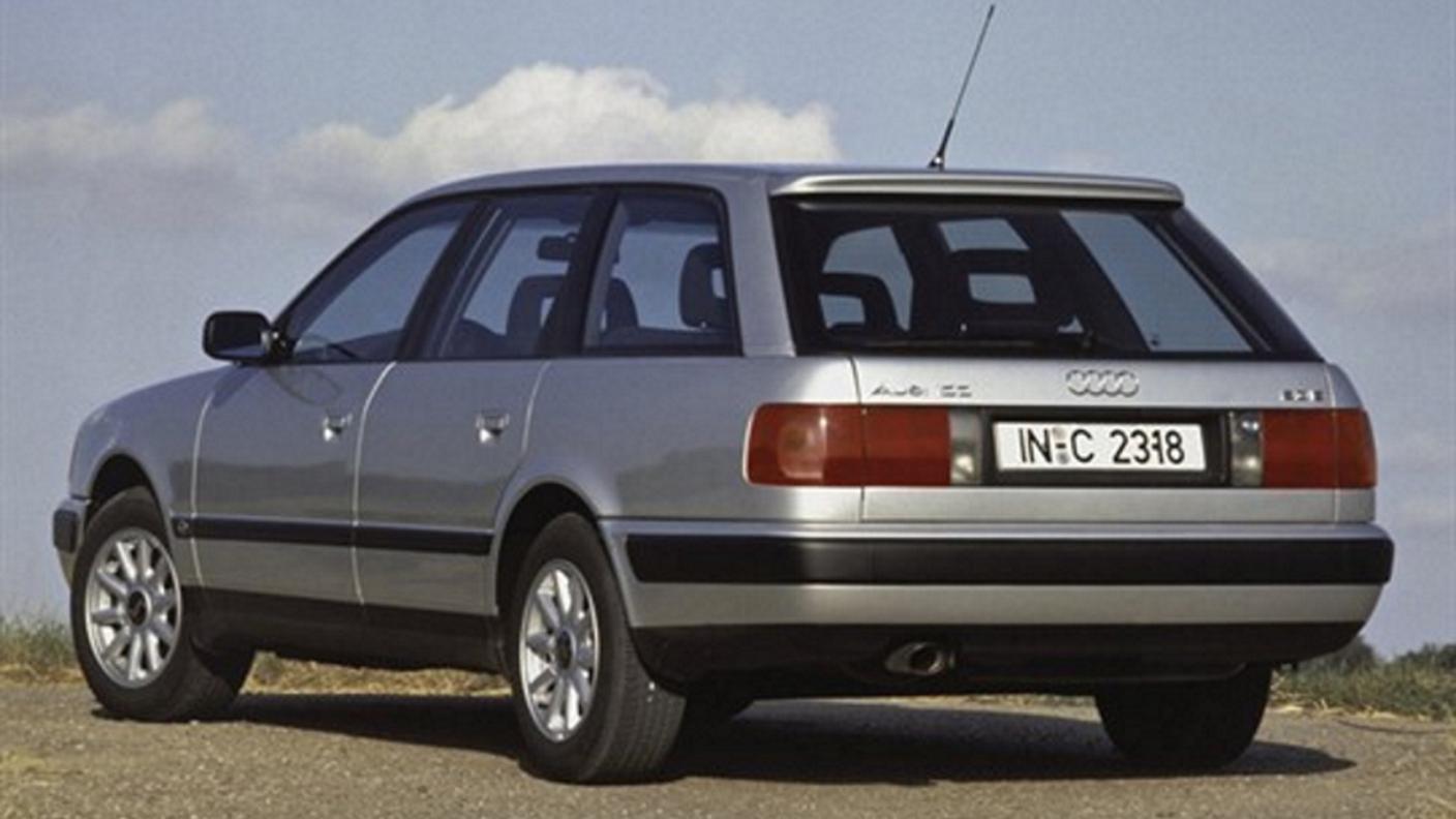Un'Audi 100 Avant 16V 2,0 quattro risalente ai primi anni '90