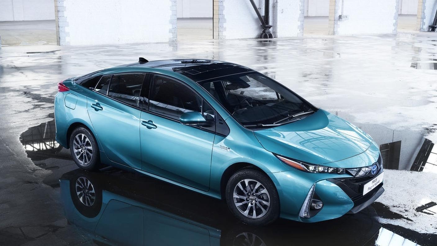 La Toyota Prius Plug-in Hybrid nuova generazione debutta a Parigi