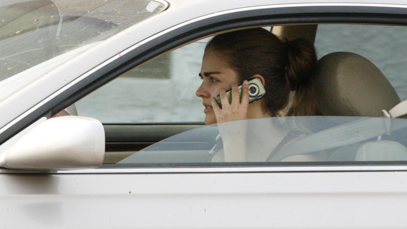 Il cellulare al volante è un flagello che provoca migliaia di morti nel mondo
