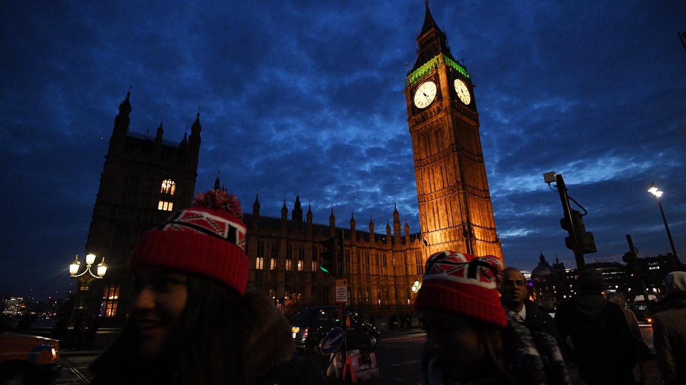 Pressing sul gabinetto conservatore di Theresa May per evitare contraccolpi finanziari