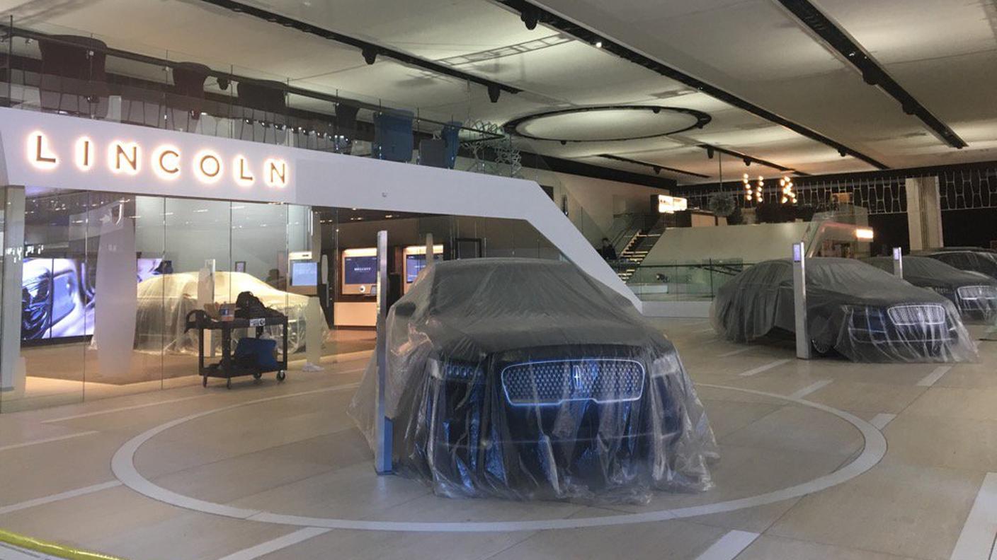 Tutto è già pronto a Detroit per l'inaugurazione del 50° Salone dell'Auto