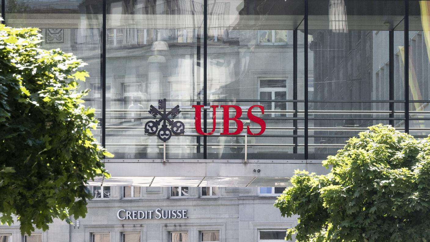 Le due banche insieme avevano 120'000 dipendenti, ma in migliaia se ne sarebbero già andati