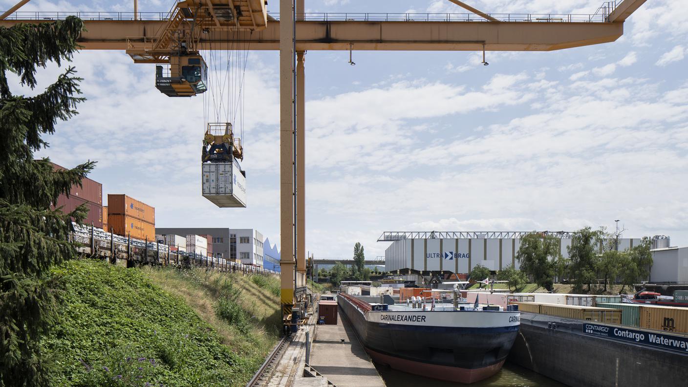 Nel mese di luglio cala l'export elvetico