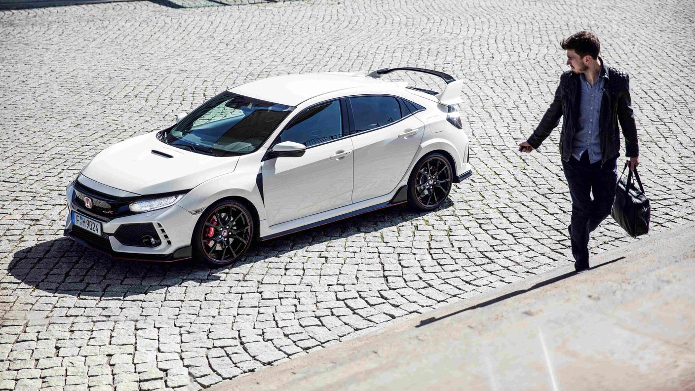 Positive le vendite di auto nuove in Europa e in Svizzera. Nella foto una Honda Civic Type-R