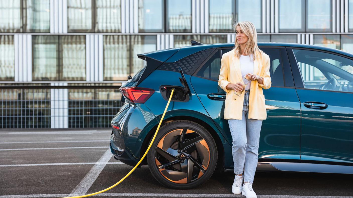 Continua l'ascesa delle auto elettriche in Svizzera ma le vendite frenano