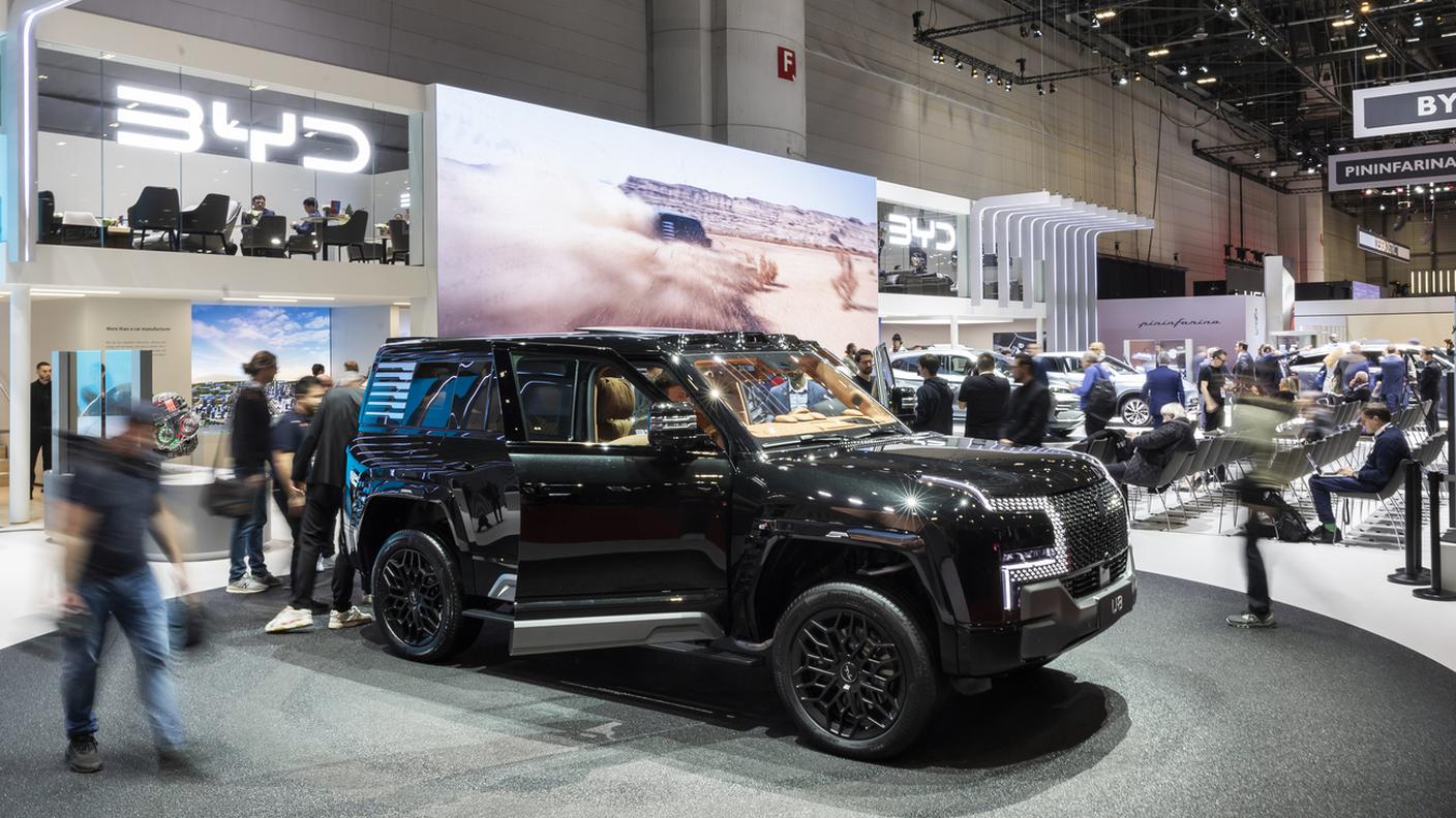 Lo stand del costruttore cinese BYD al Salone dell'Auto di Ginevra