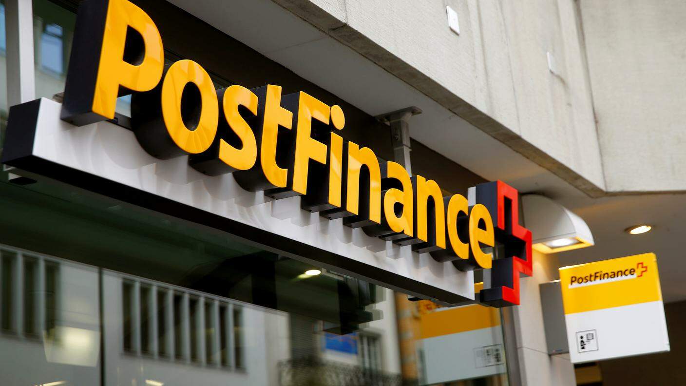 PostFinance studia una riorganizzazione interna che allarma i sindacati