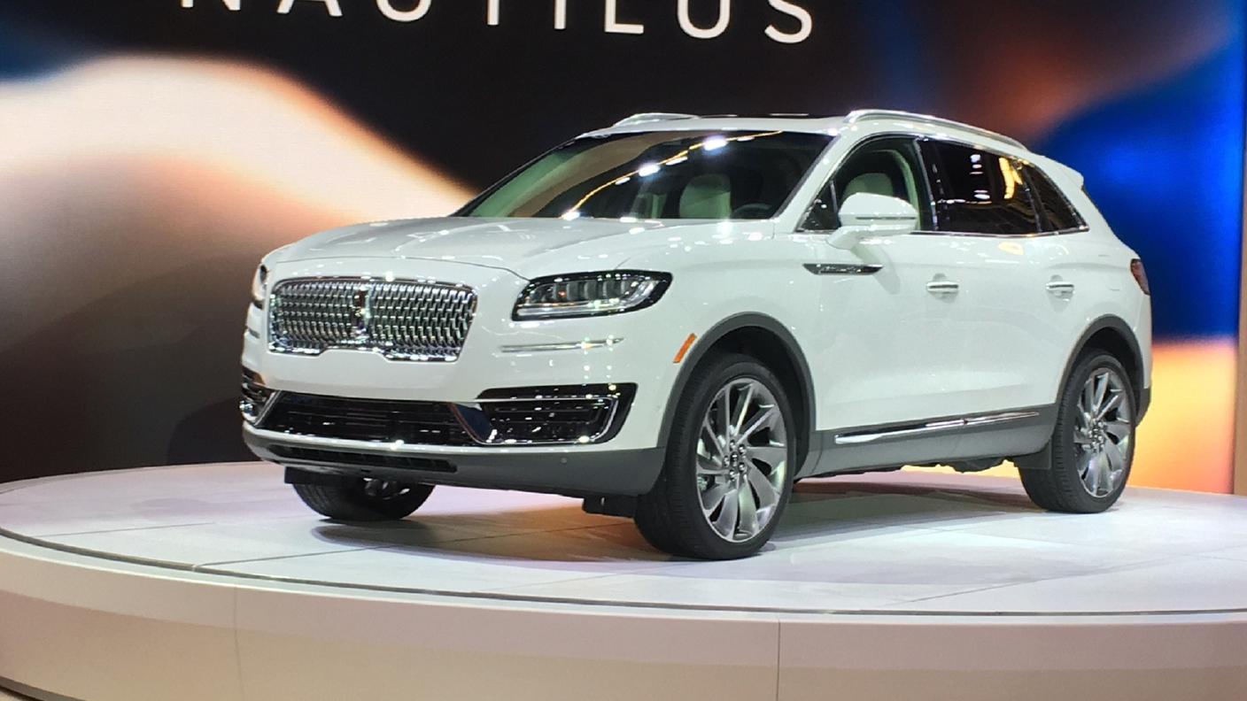 Il Nautilus, inedito quanto massiccio e spazioso maxi-SUV della Lincoln