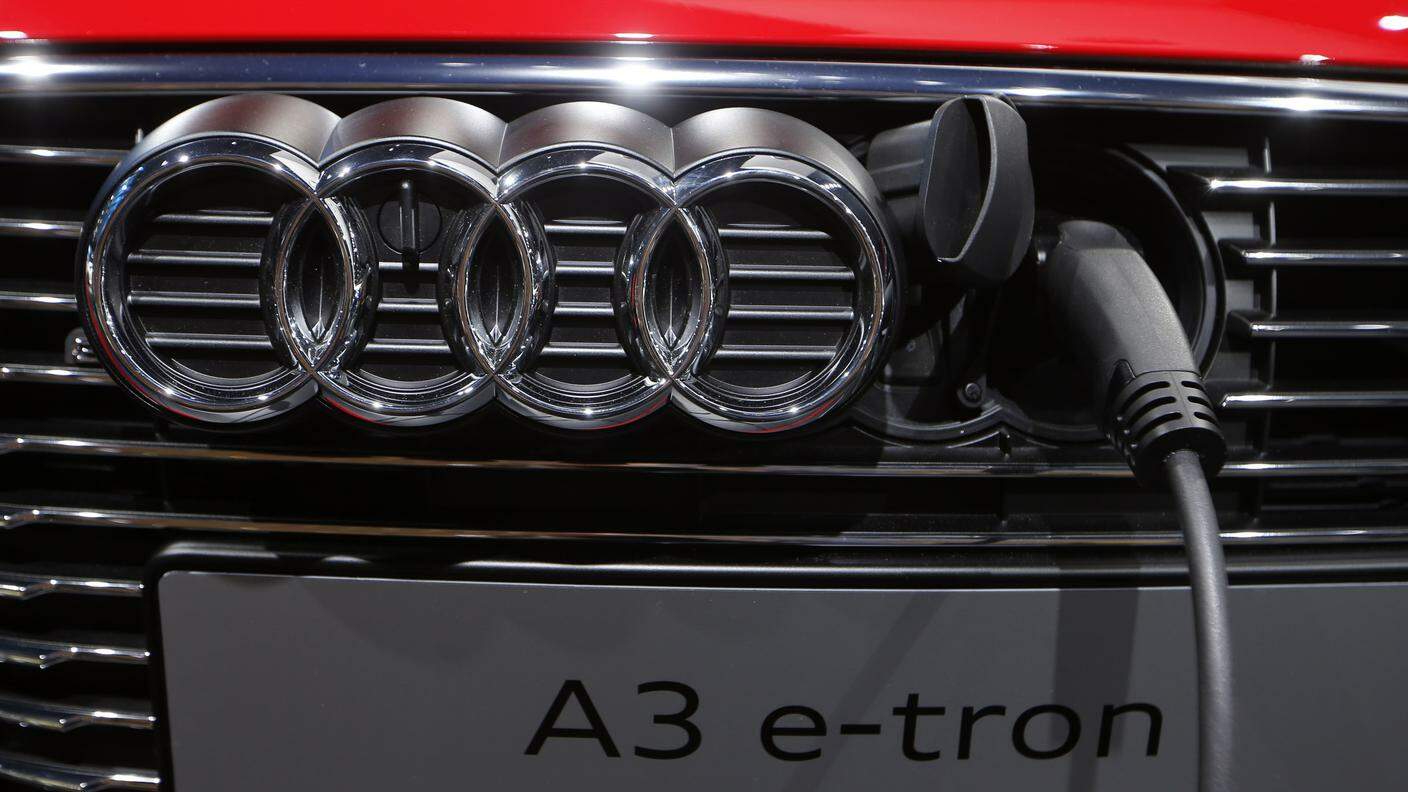 I veicoli ibridi come l'Audi A3 e-tron si rivelano più efficaci rispetto alle elettriche