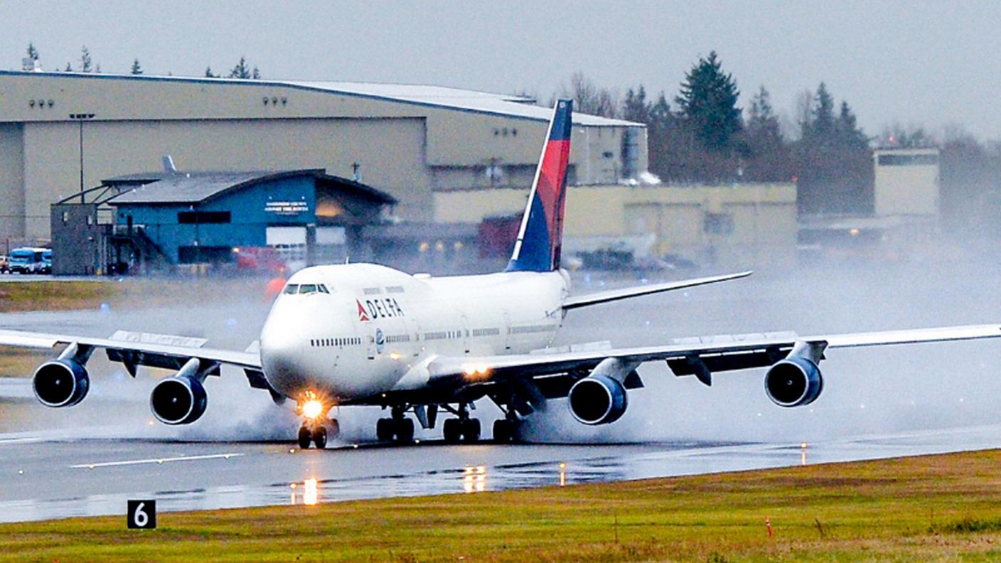 Il Boeing 747 dell'americana Delta Air Lines durante uno dei suoi ultimi voli