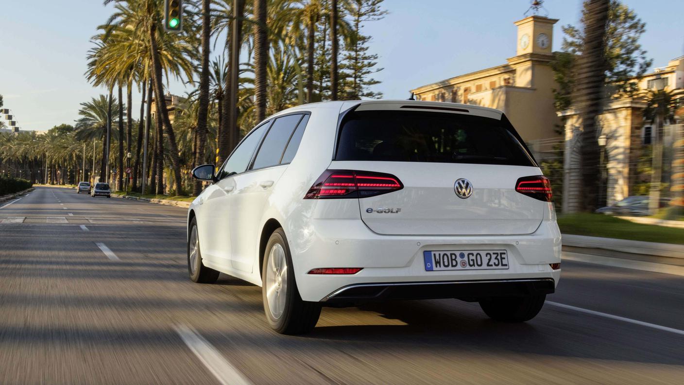 Volkswagen è leader del mercato elvetico anche grazie alle auto elettriche come l'e-Golf