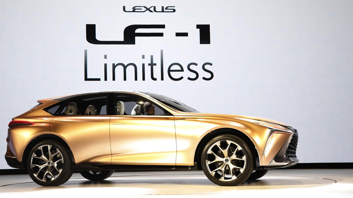 Il concept car del crossover Lexus LF-1 è in evidenza alla rassegna USA