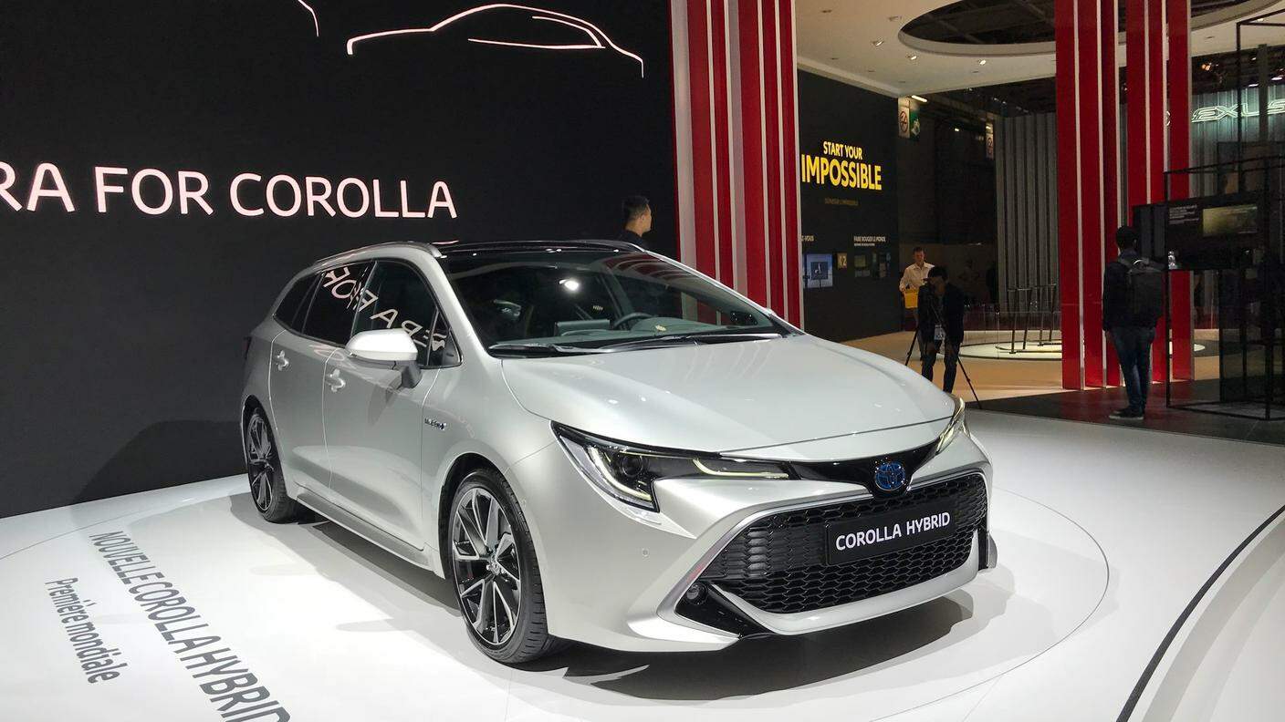 Toyota rilancia il nome Corolla che debutta in grande stile alla rassegna francese