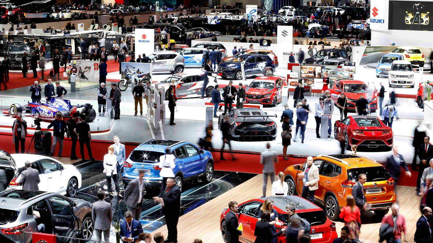 Le vendite di auto nuove scendonosotto le 300'000 unità per la prima volta dopo sette anni