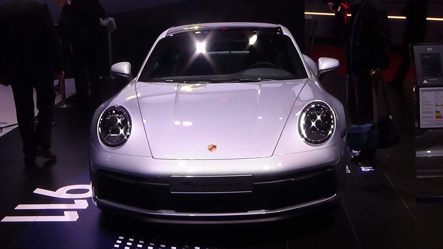 In evidenza l'ultima generazione della Porsche 911