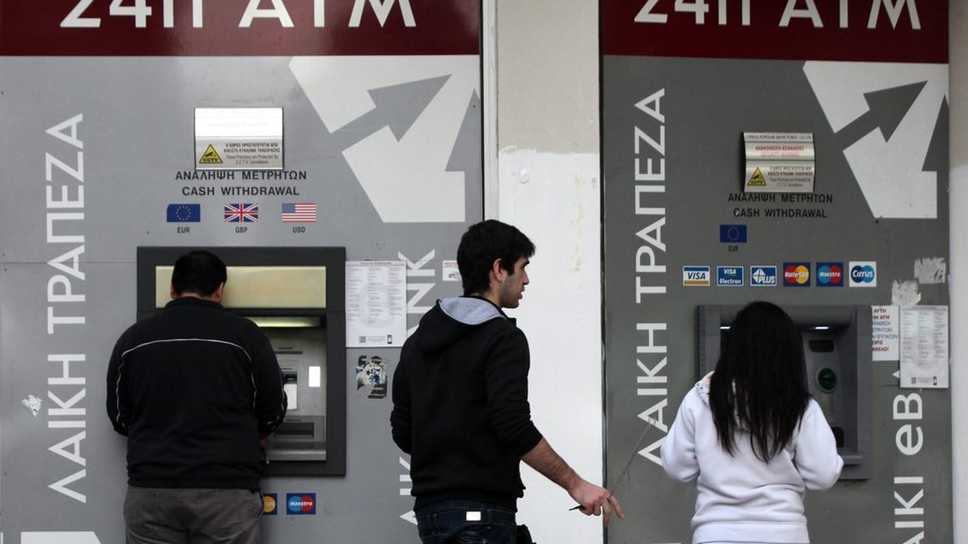 Nicosia banca crisi cipro bancomat 18.03.13 ky.JPG