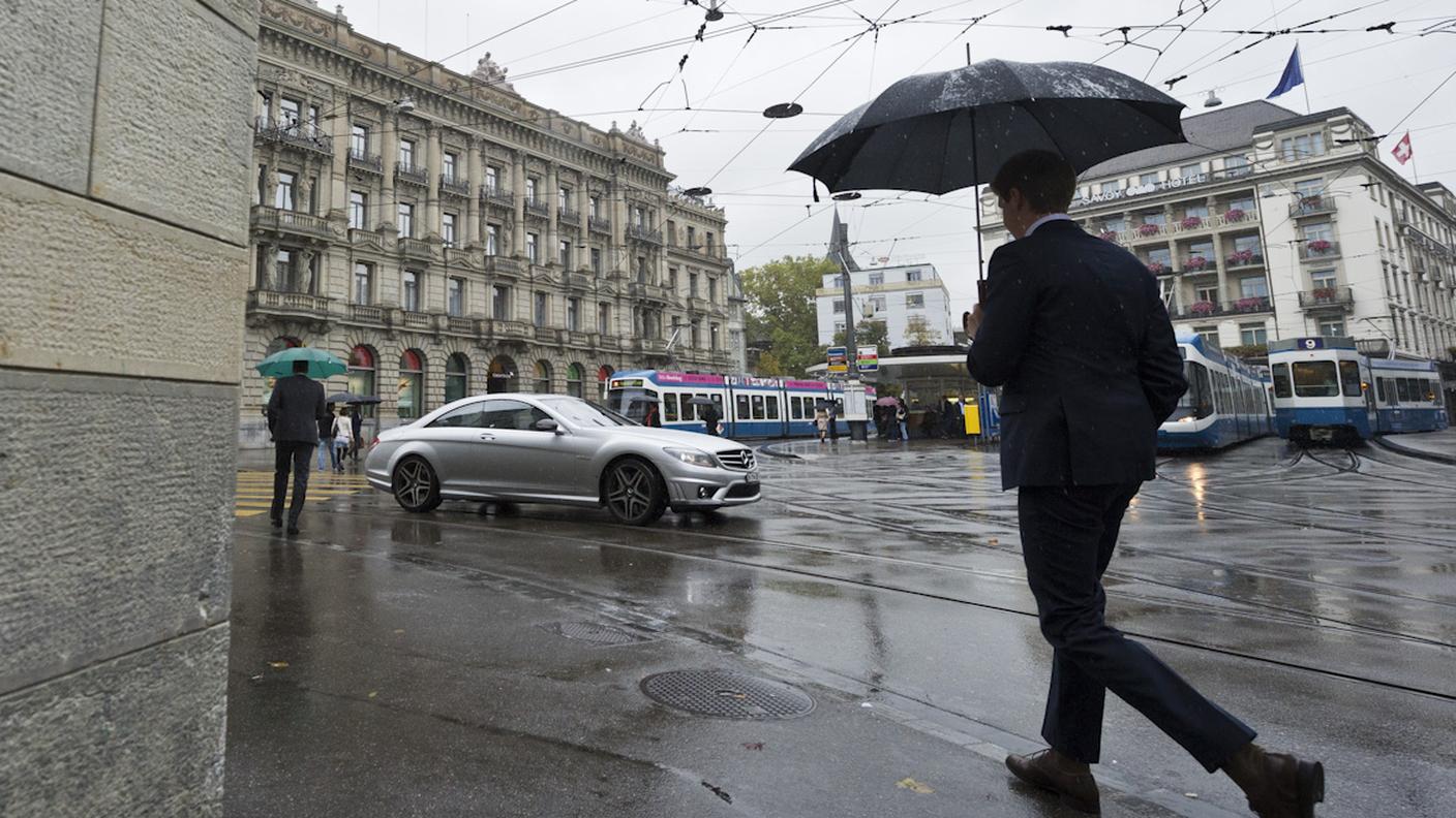 Paradeplatz a Zurigo, fulcro del settore finanziario che è fra quelli in salute