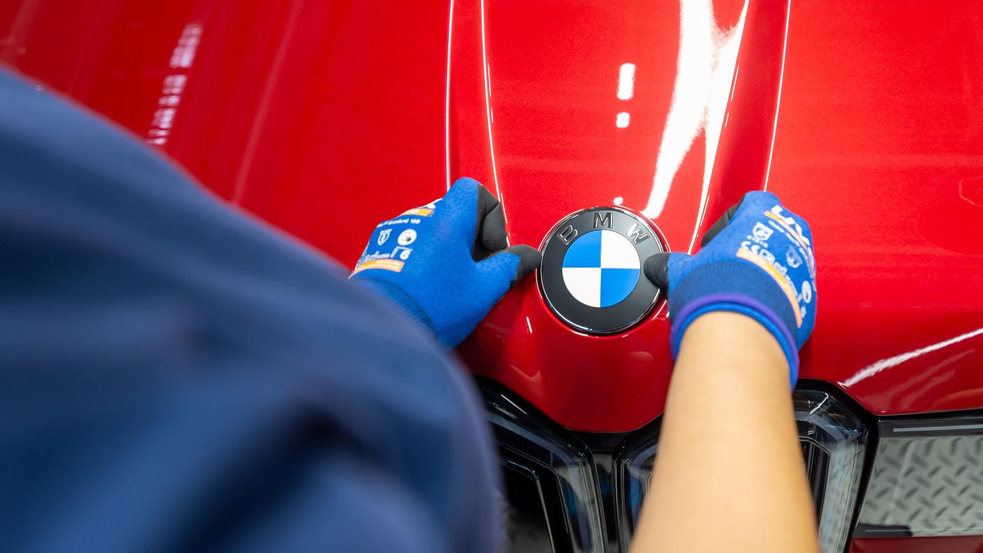 BMW affronta un periodo difficile tra concorrenza cinese, calo degli utili e licenziamenti