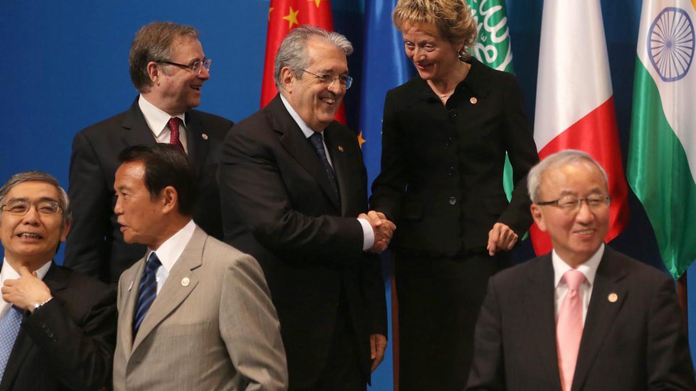 schlumpf saccomanni g20 mosca ky.JPG