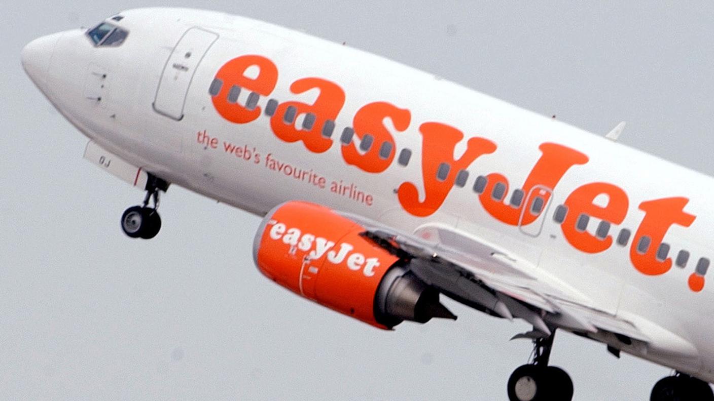 EasyJet a gonfie vele in CH ky 26.11.2013.JPG