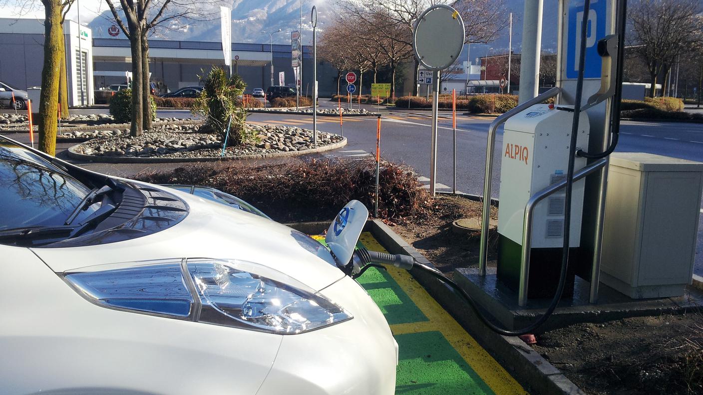 Nissan Leaf.jpg