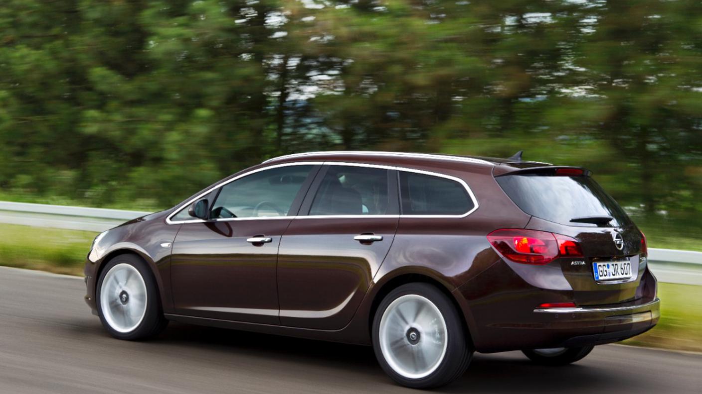 Opel-Astra-Sports-Tourer-278213-medium.jpg