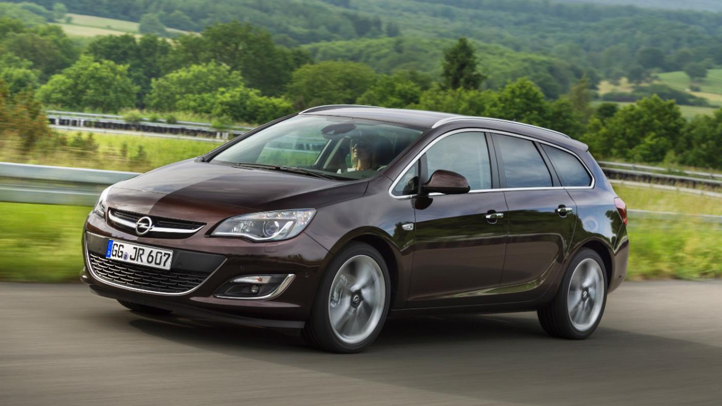 Opel-Astra-Sports-Tourer-278281-medium.jpg