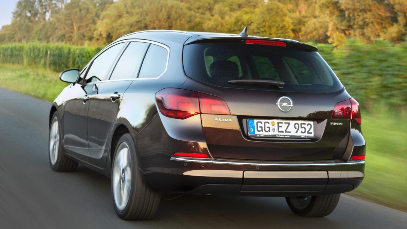 Opel-Astra-Sports-Tourer-278284-medium.jpg