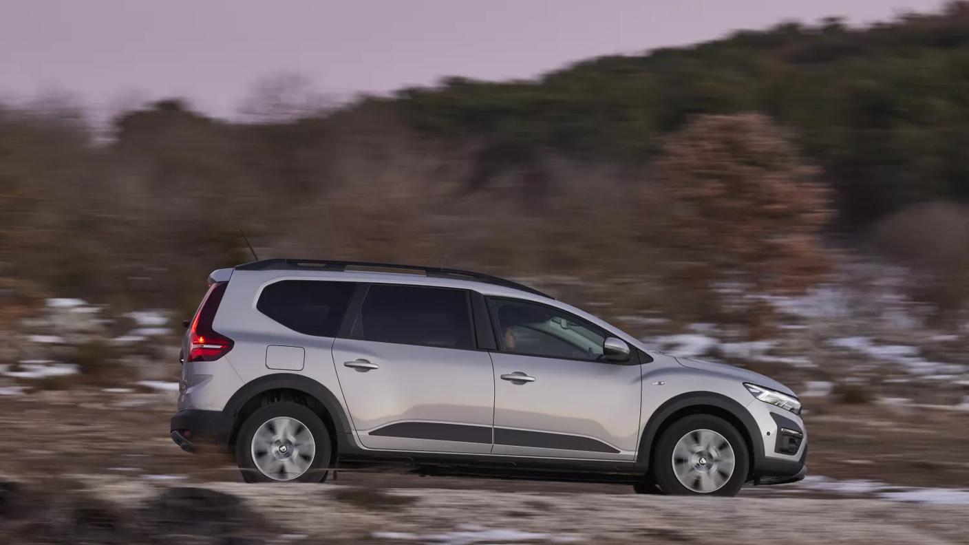 Dacia ottiene risultati positivi dopo dieci mesi grazie anche alla polivalente Jogger