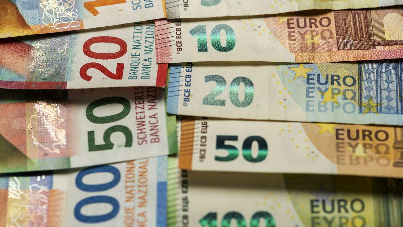 Era dal luglio 2022 che il franco stava sopra la parità con l'euro