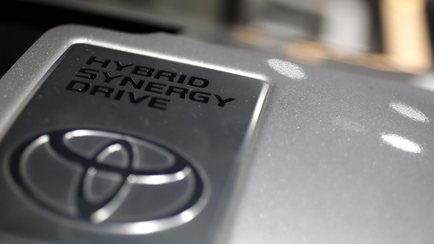 toyota logo motore ibrido RE.jpg
