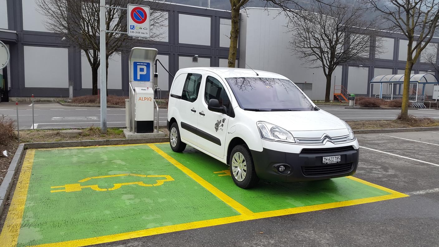 Citroën Berlingo Electric si può ricaricare anche a una delle colonnine extra rapide di ultima generazione