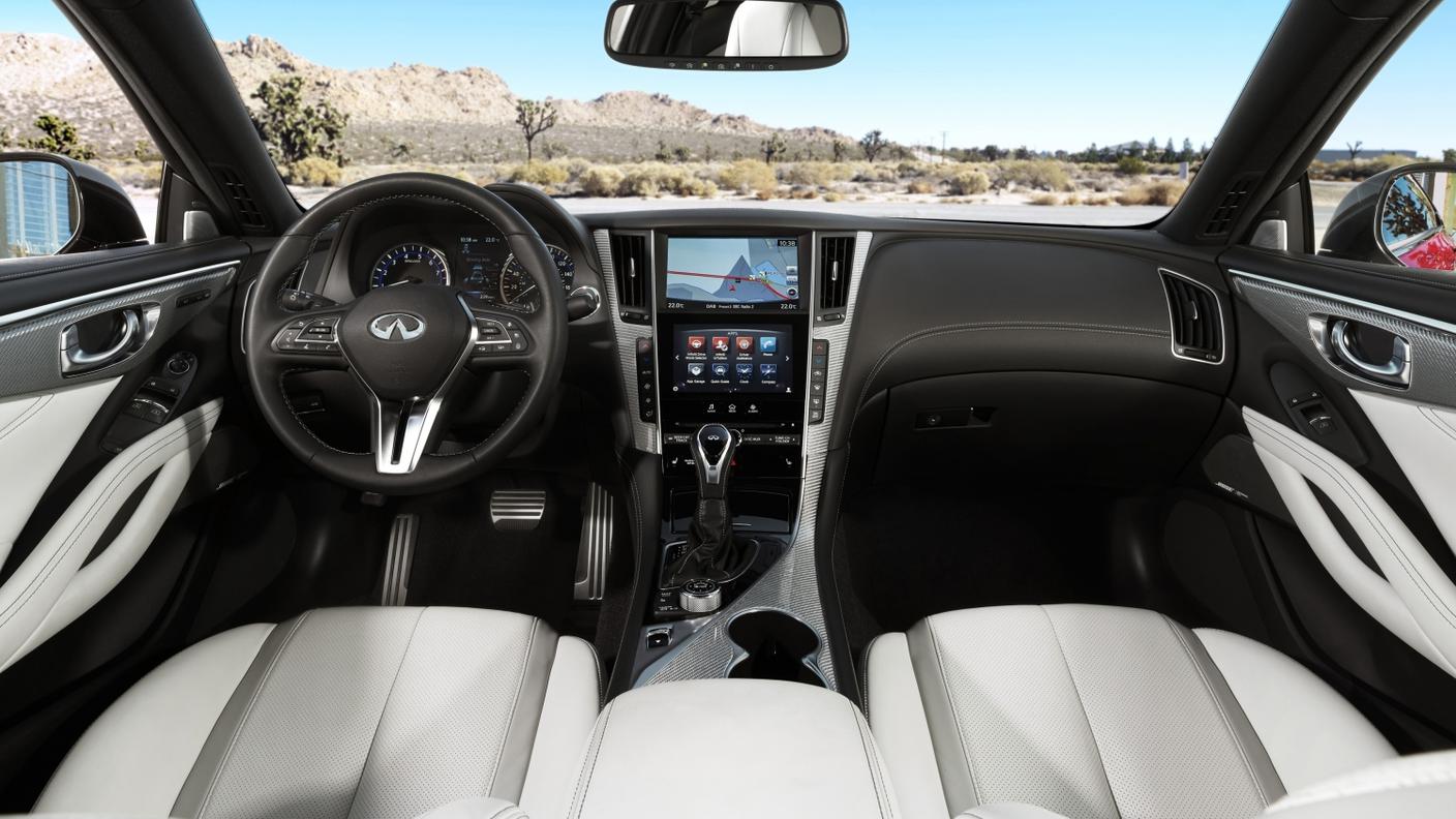 L'abitacolo luminoso quanto comodo della nuova Infiniti Q60
