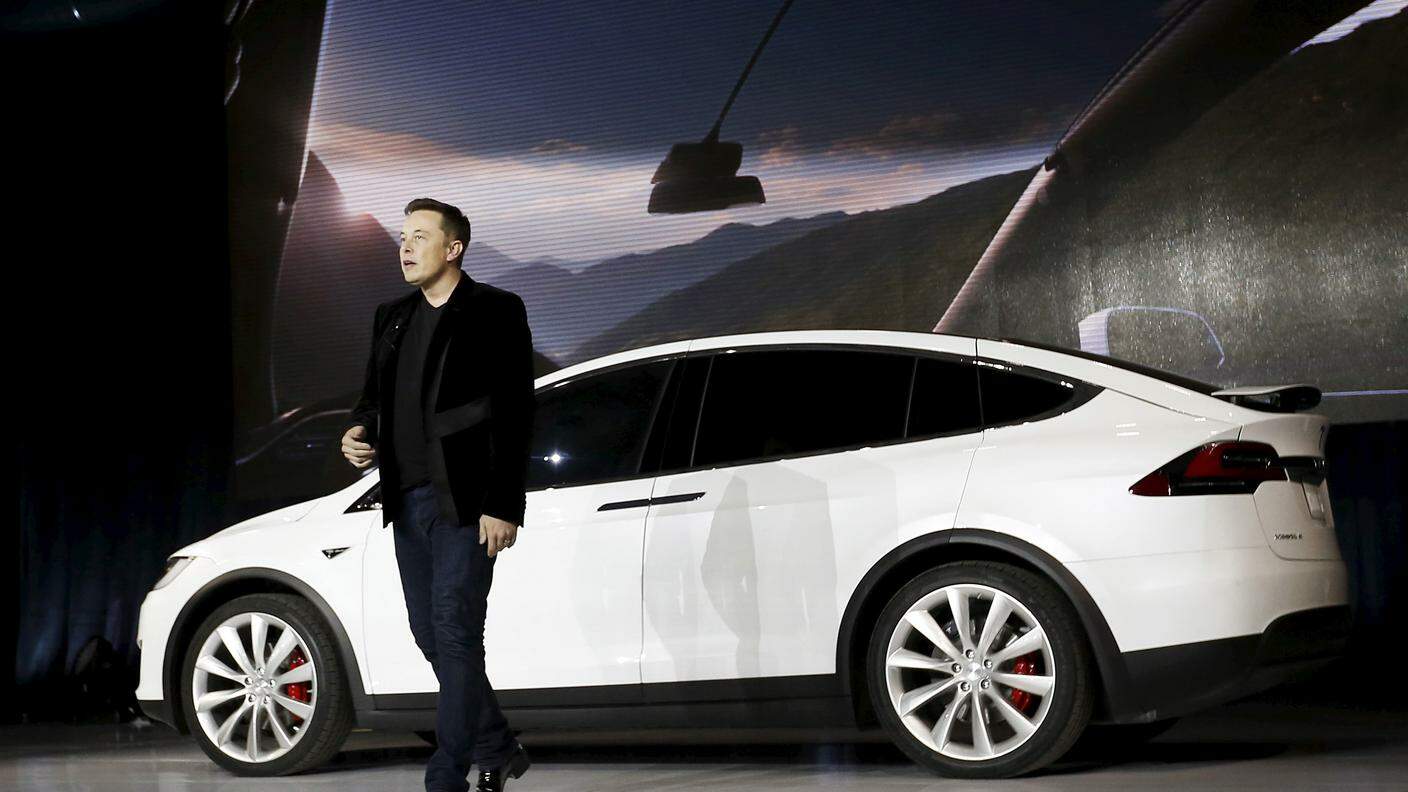 Musk ce l'ha fatta, ora Tesla ha un valore di mercato maggiore di General Motors