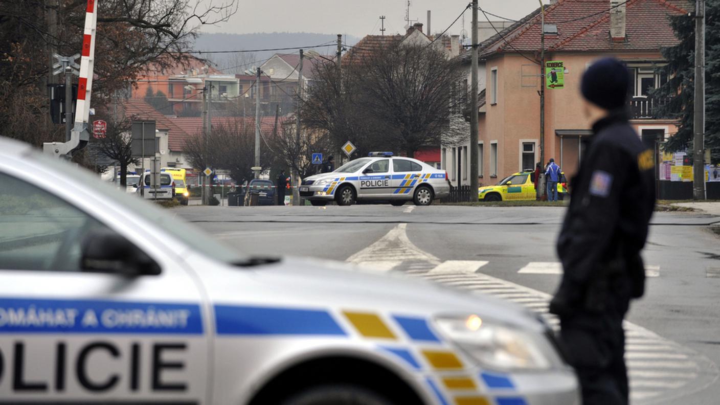 La polizia ha isolato il quartiere