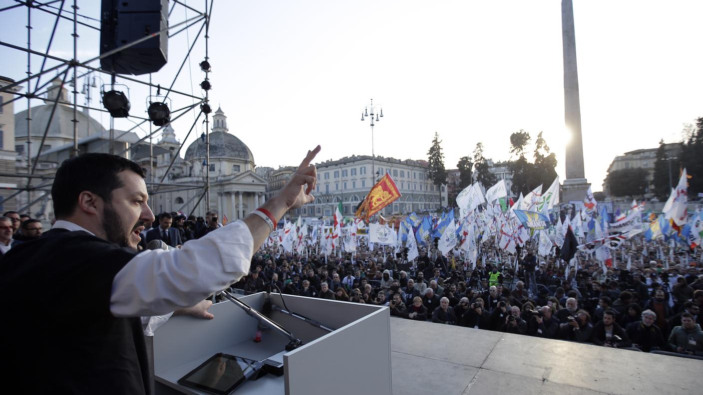 Matteo Salvini infiamma la folla in Piazza del Popolo