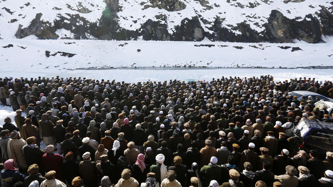 Un funerale per le vittime delle valanghe nel Panjshir